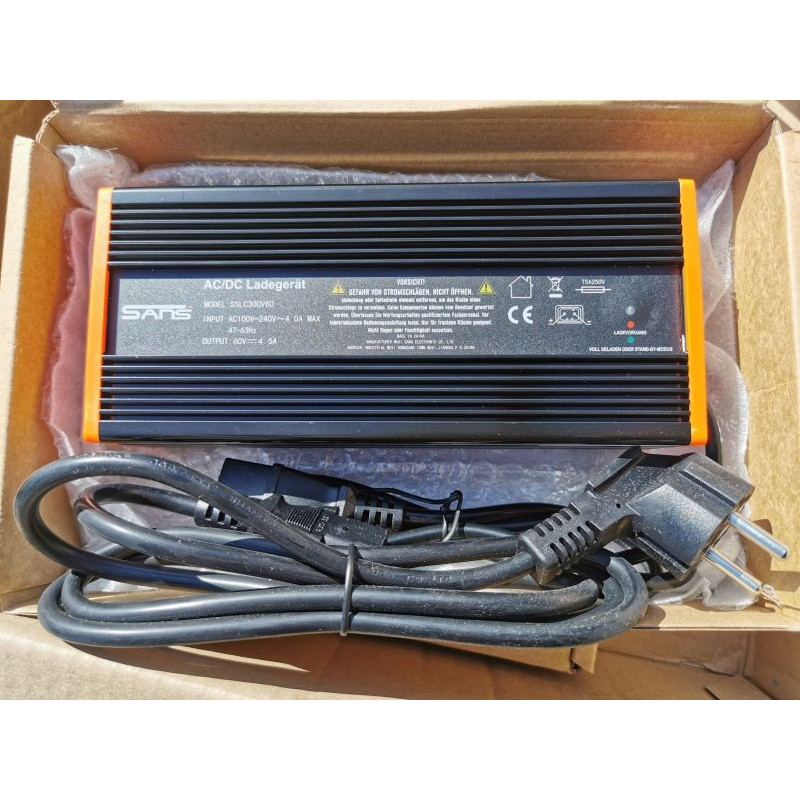 Batteriladdare till MD450E